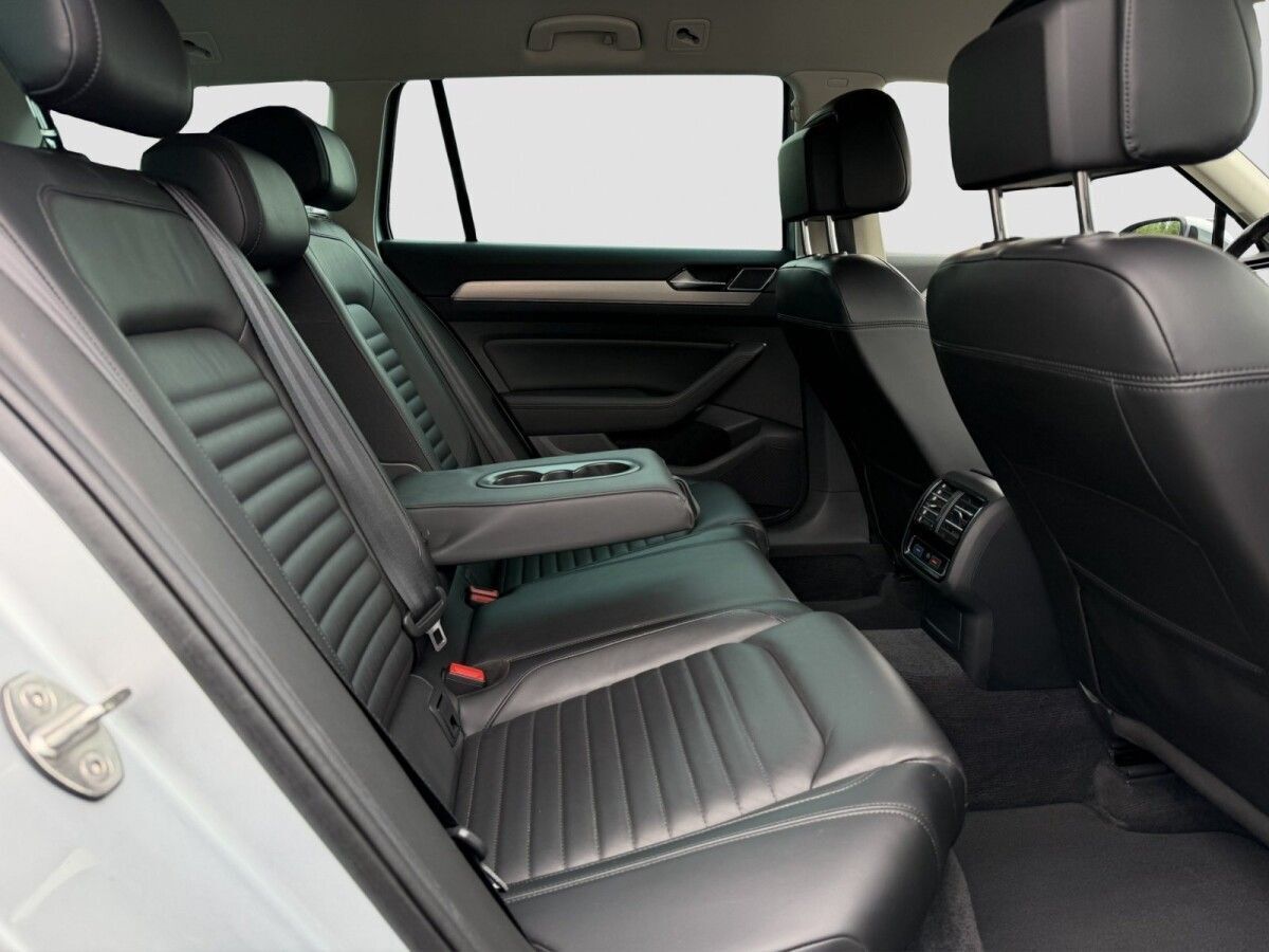 Volkswagen Passat 2018, photo 6/22