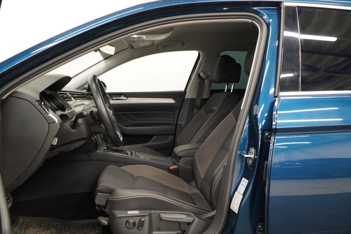Volkswagen Passat 2019, photo 6/20