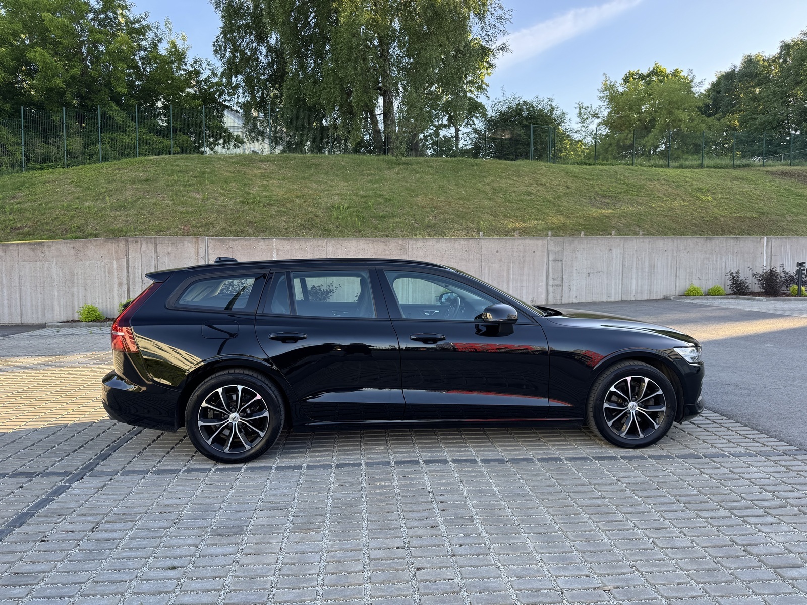 Volvo V60 2019, kuva 4/18