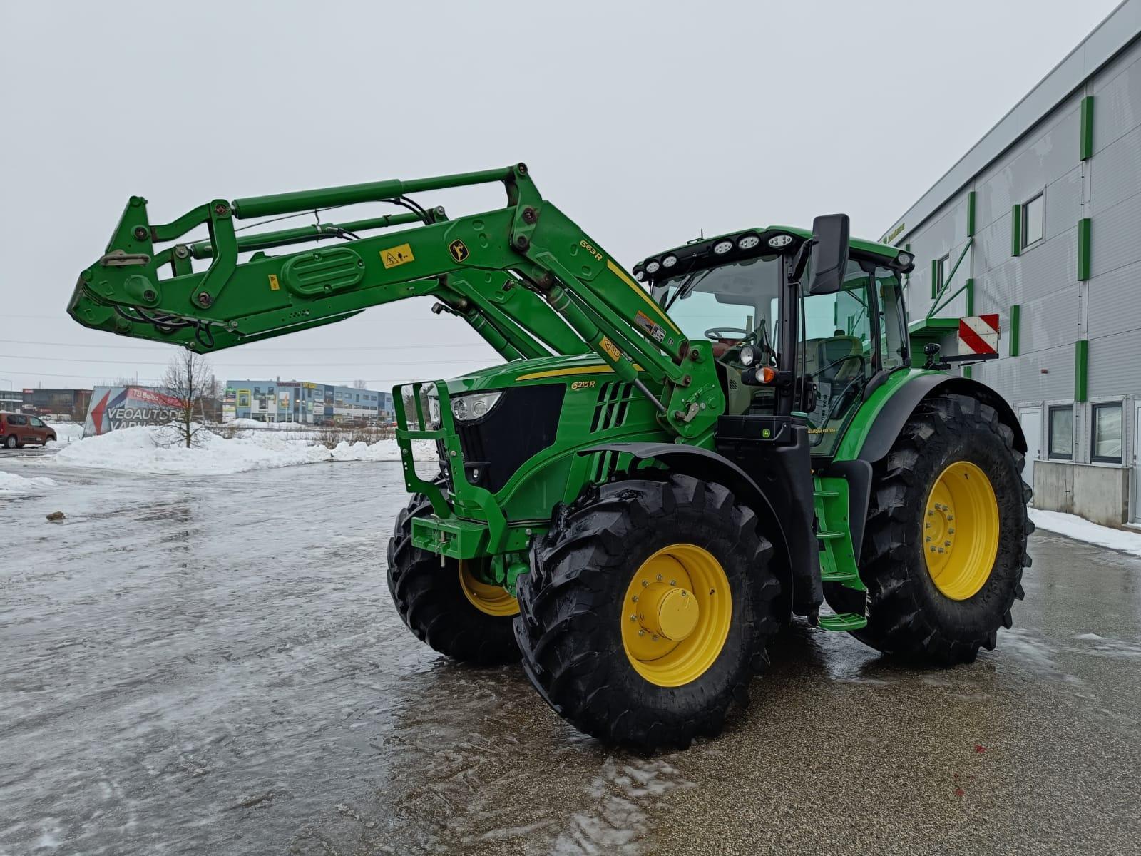 John Deere 6215R, photo 2/15