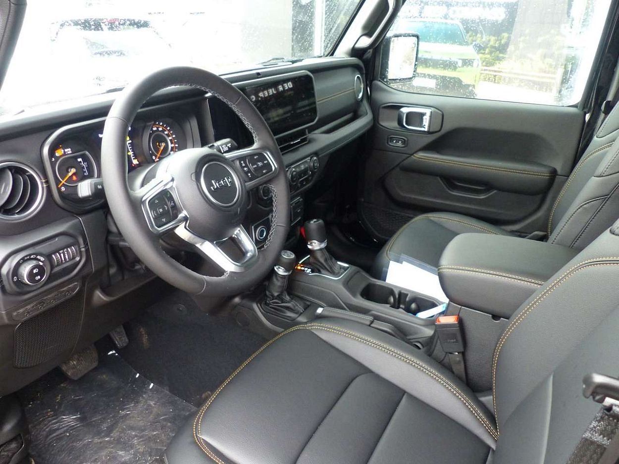 Jeep Wrangler 2026, photo 7/14