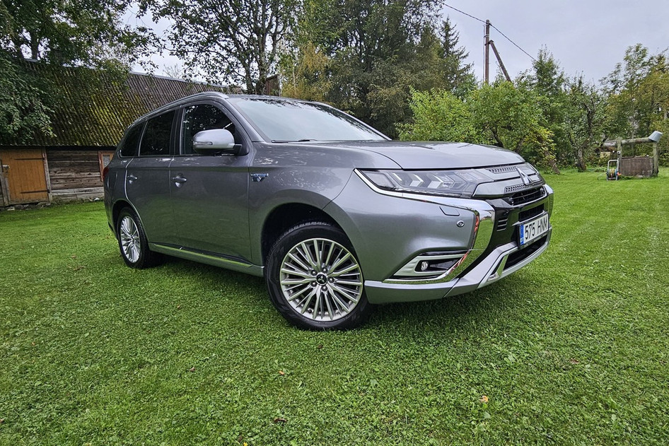 Mitsubishi Outlander, 2020, 2.4, 99 kW, подключаемый гибрид (бензин/электричество), автомат, полный привод