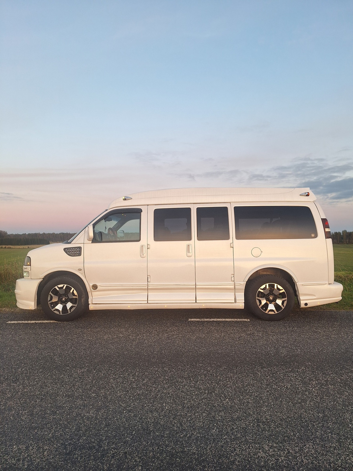 Chevrolet Express 2004, kuva 4/22