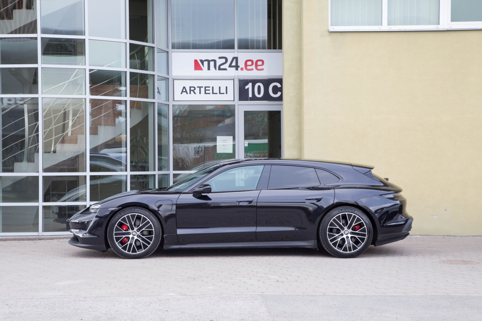 Porsche Taycan 2022, photo 6/10