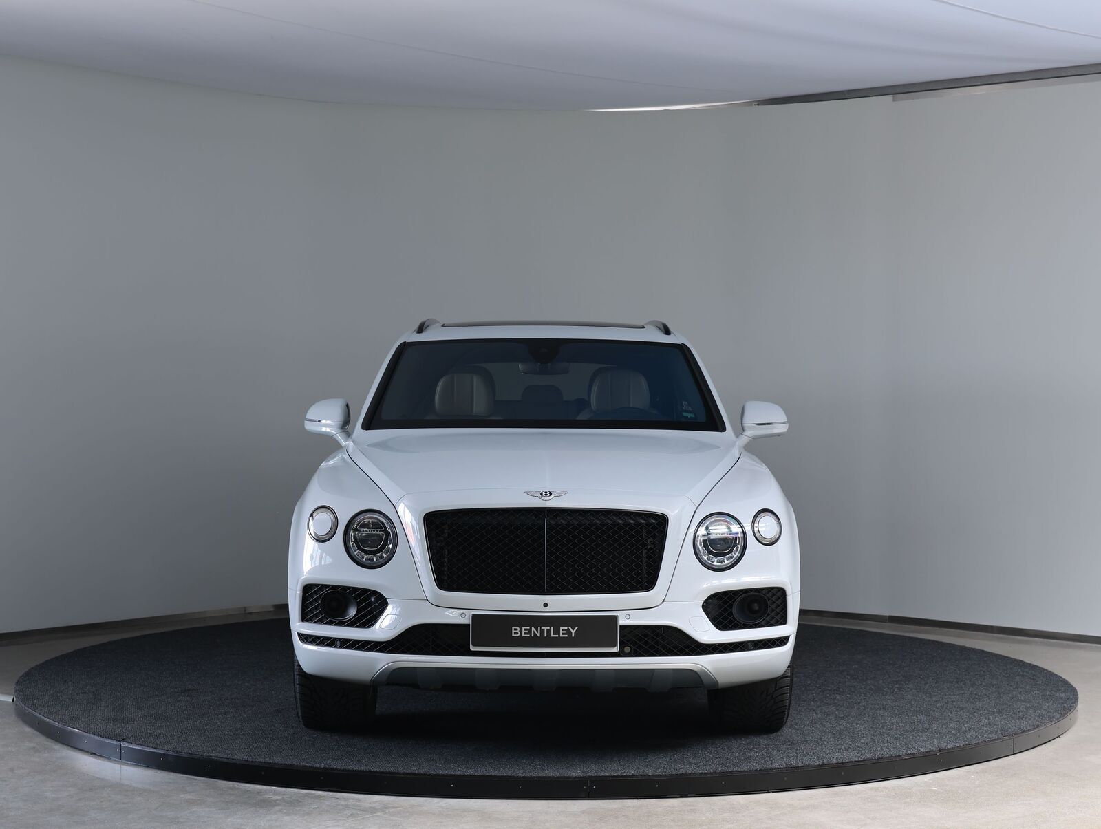 Bentley Bentayga 2019, photo 3/23