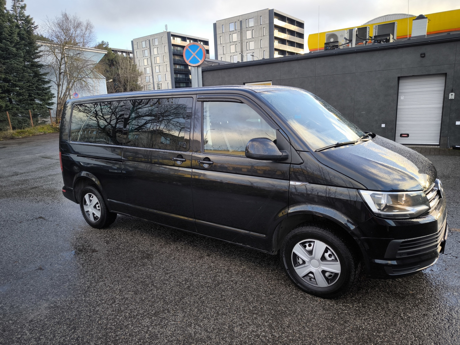 Volkswagen T6 Caravelle 2016, photo 3/17
