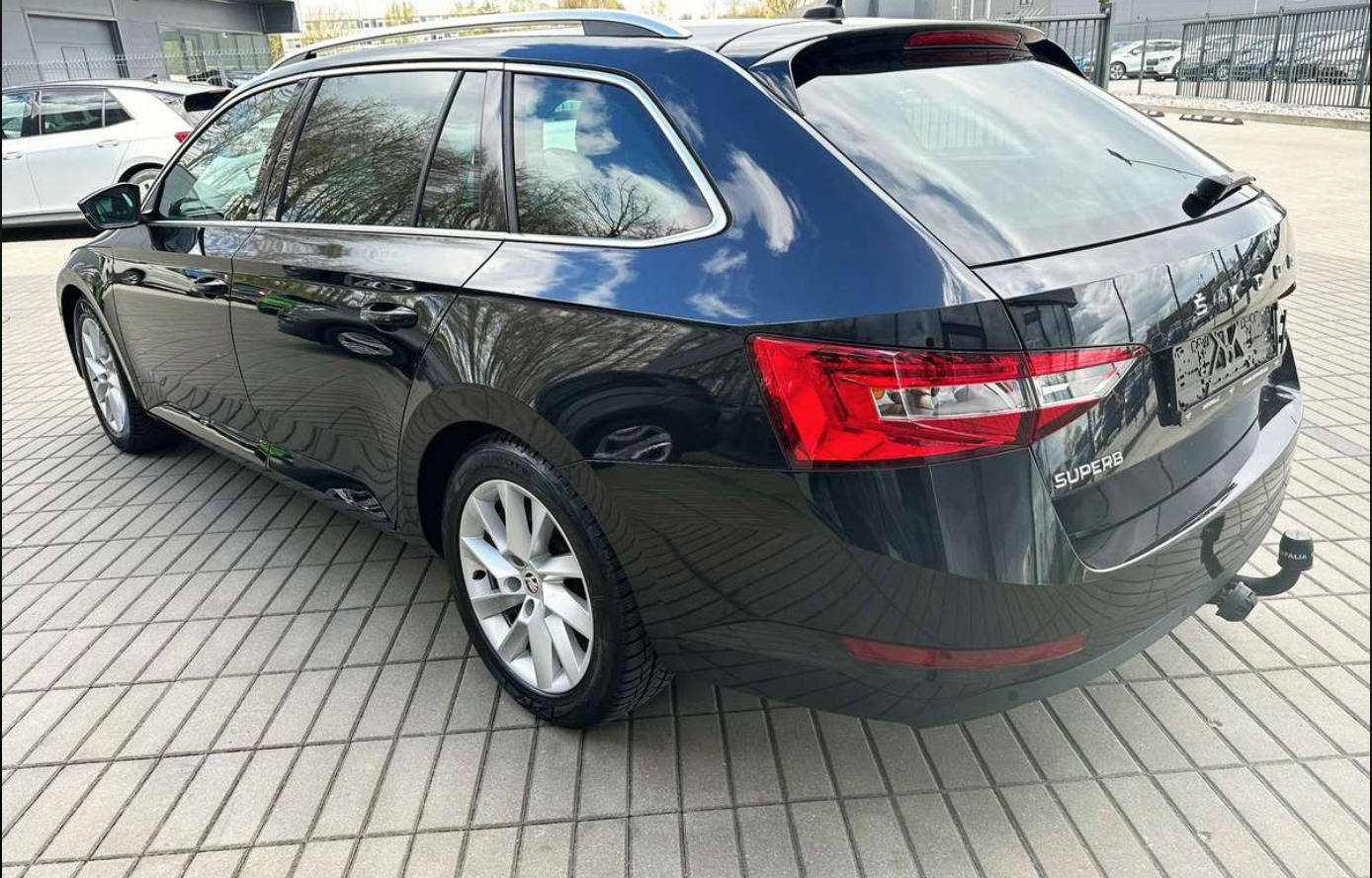 Škoda Superb 2020, photo 3/11