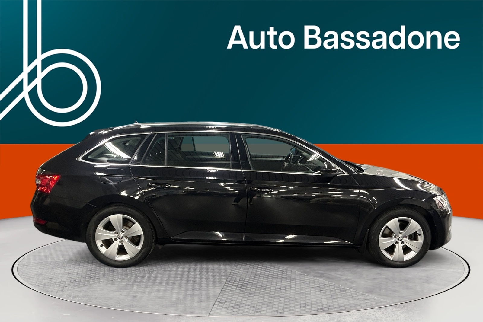 Škoda Superb 2022, photo 6/21