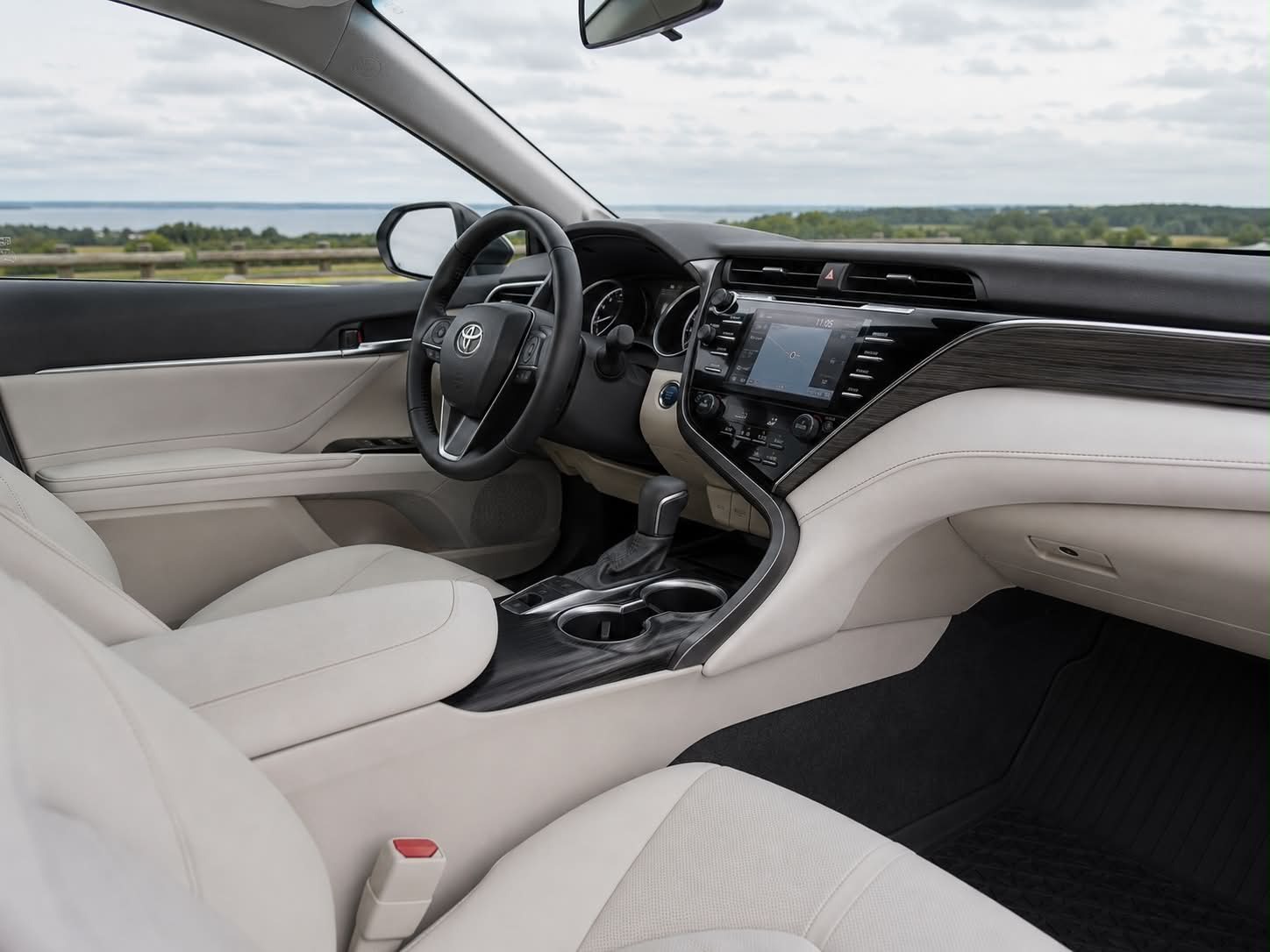 Toyota Camry Excecutive 2.5 131kW 2021, photo 4/6