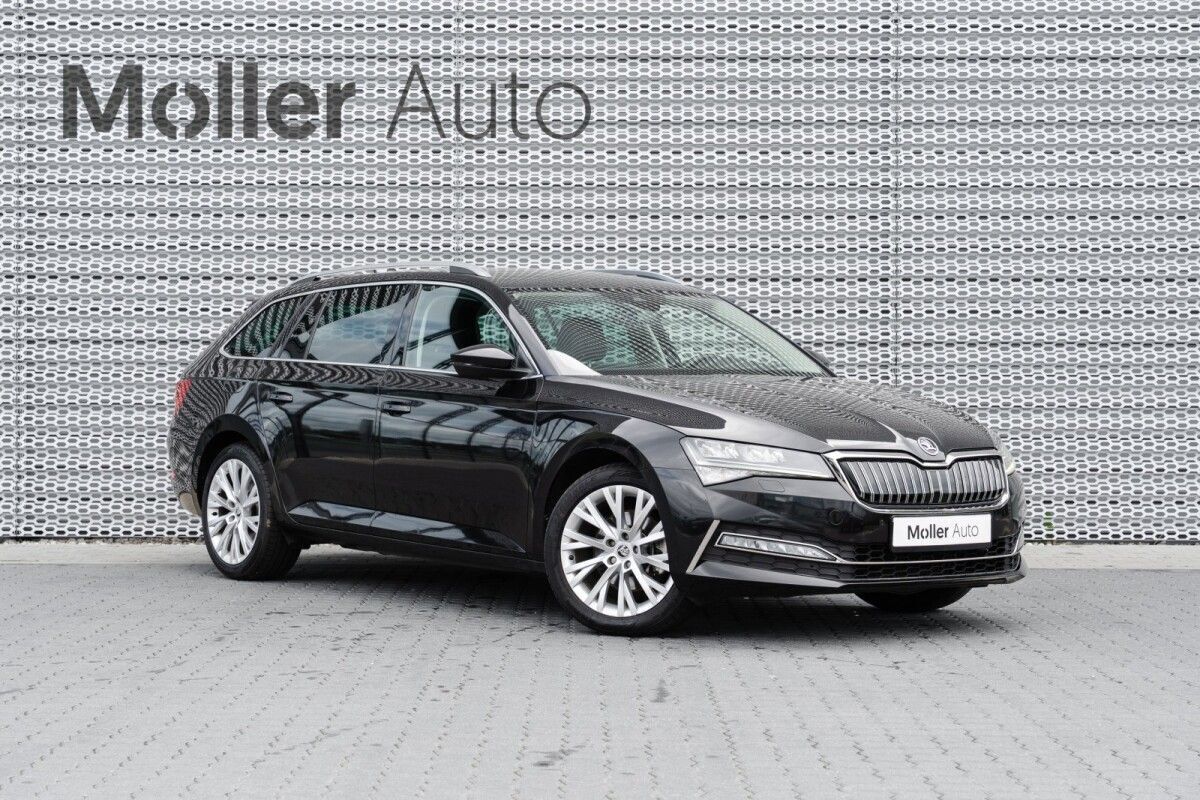Škoda Superb 2022, photo 2/30