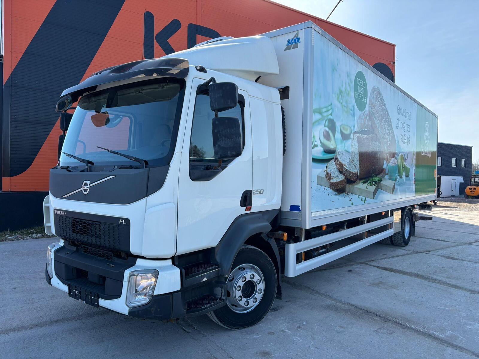 Volvo FL 250 4x2 2015, photo 2/26
