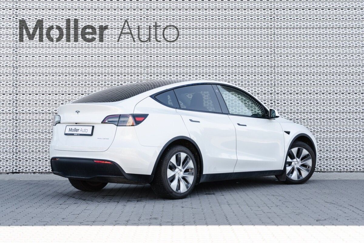 Tesla Model Y 2023, photo 4/17