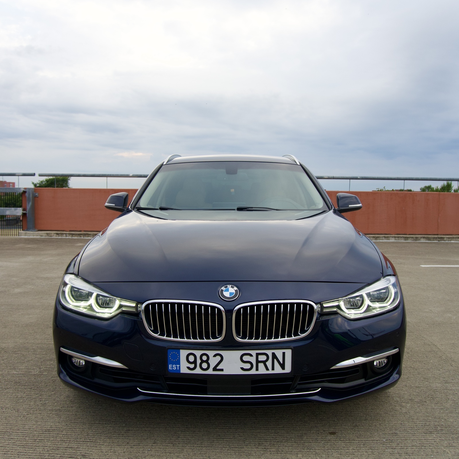 BMW 320 LCI 2016, photo 3/23