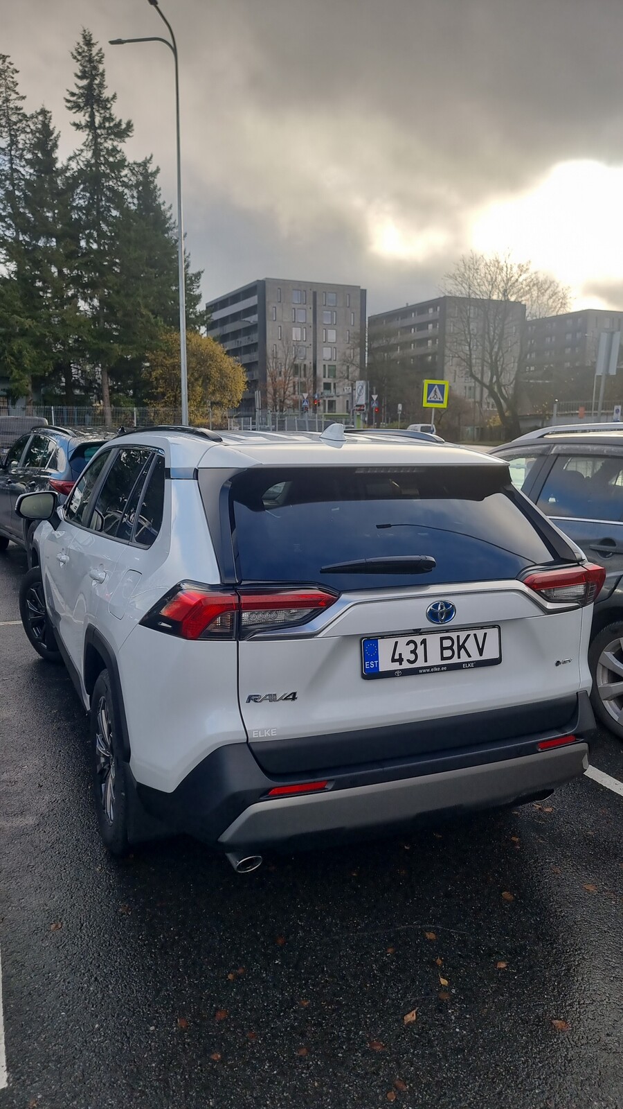 Toyota RAV4 2025, photo 2/10