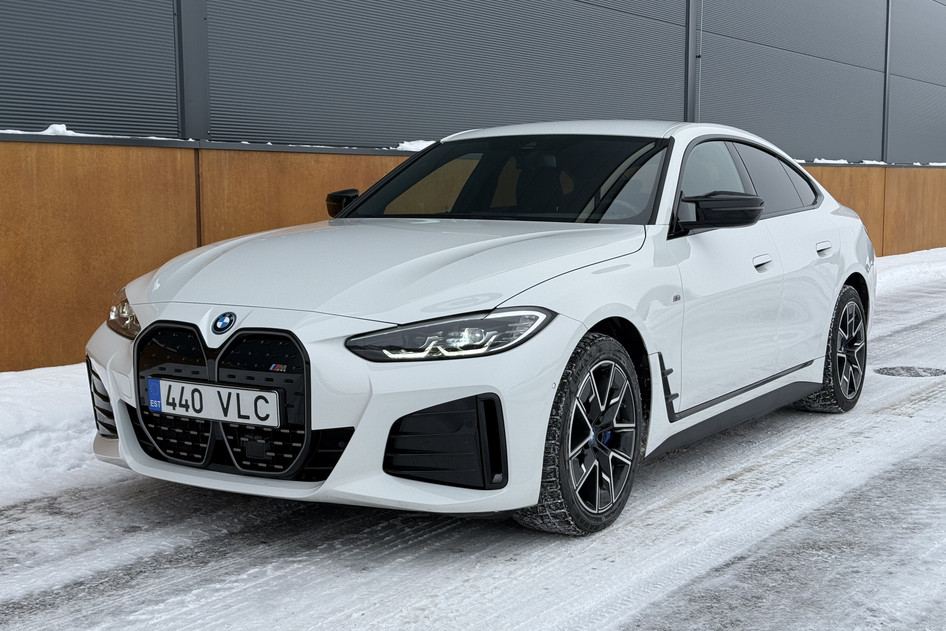 BMW i4, 2022, 125 kW, electric, automatic, four-wheel drive