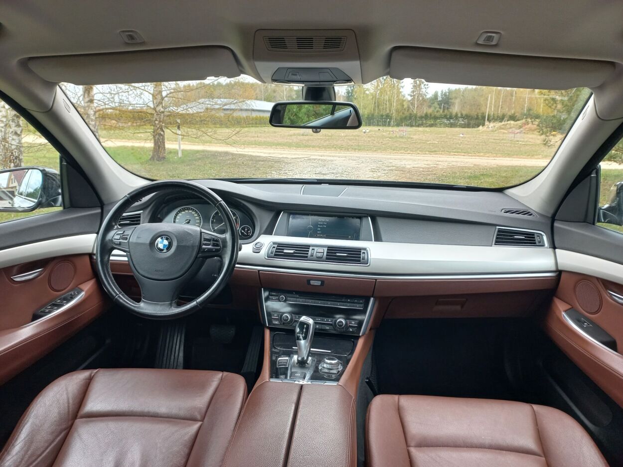 BMW 530 2011, photo 8/8