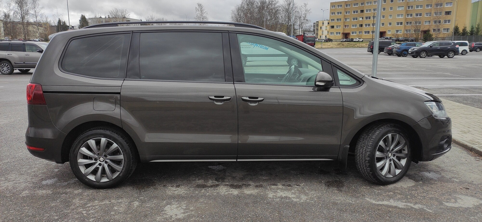 SEAT Alhambra 2017, photo 5/28