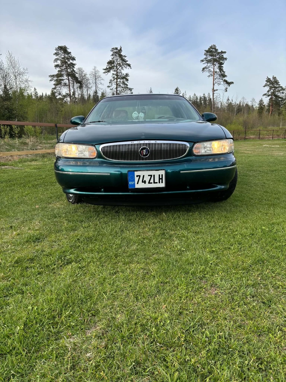 Buick Century 1997, photo 4/10