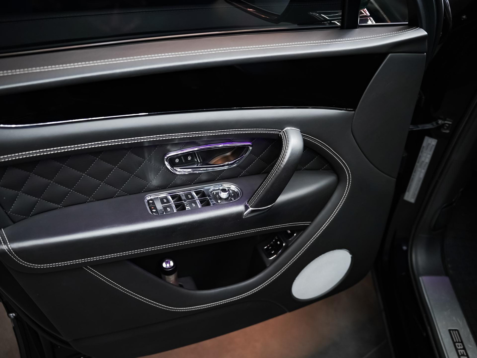 Bentley Bentayga W12 2017, photo 5/14