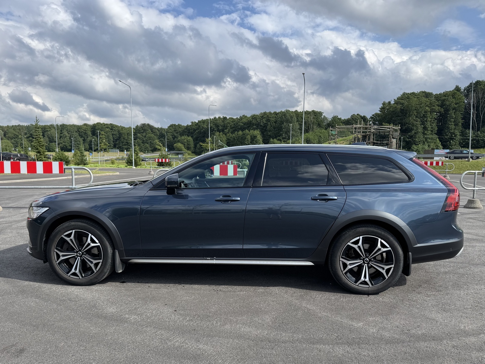 Volvo V90 Cross Country