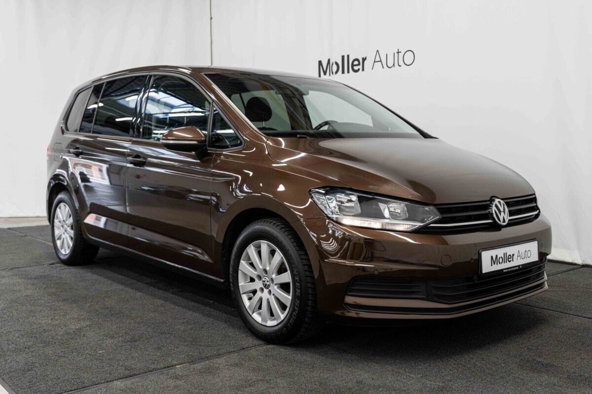 Volkswagen Touran 2016, photo 6/10