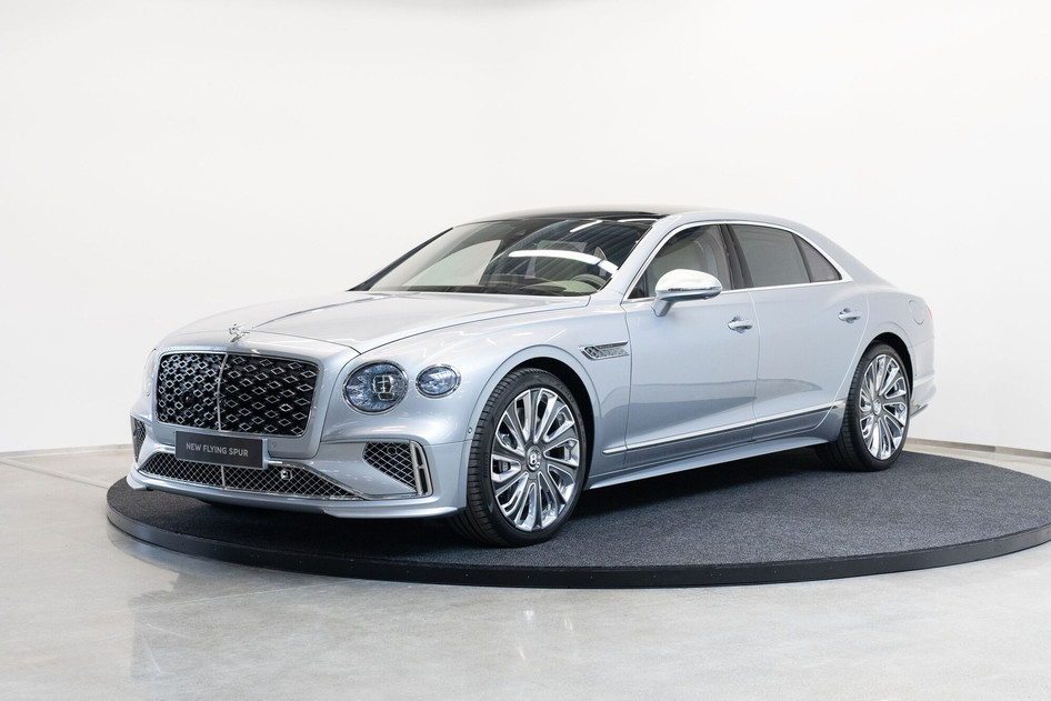 Bentley Flying Spur, 2026, 4.0, 575 kW, uzlādējams hibrīds (benzīns/elektrība), automātiskā, pilnpiedziņa