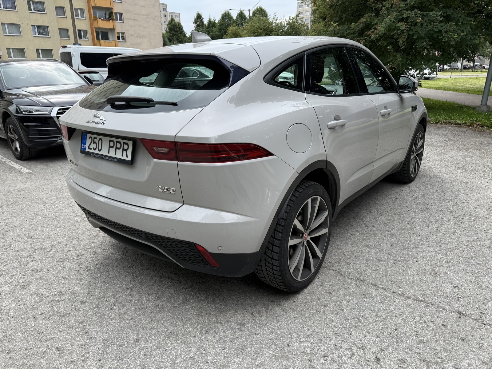 Jaguar E-Pace 2018, photo 4/12