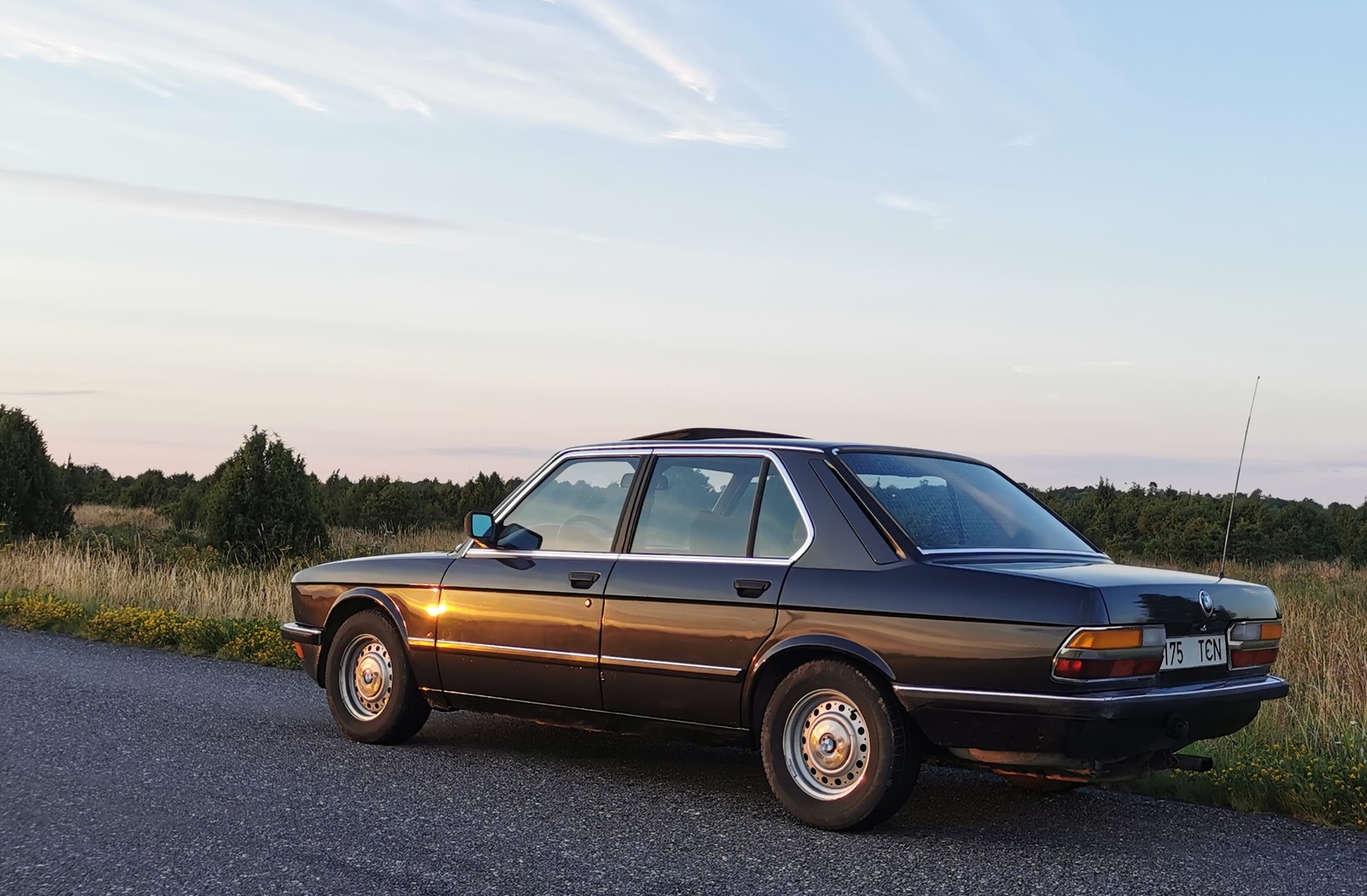 BMW 528