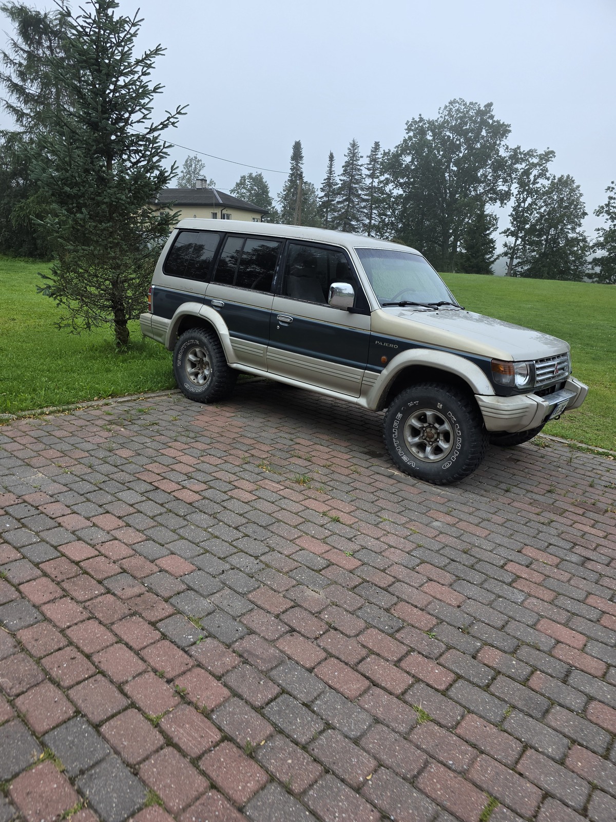 Mitsubishi Pajero 1993, photo 4/9