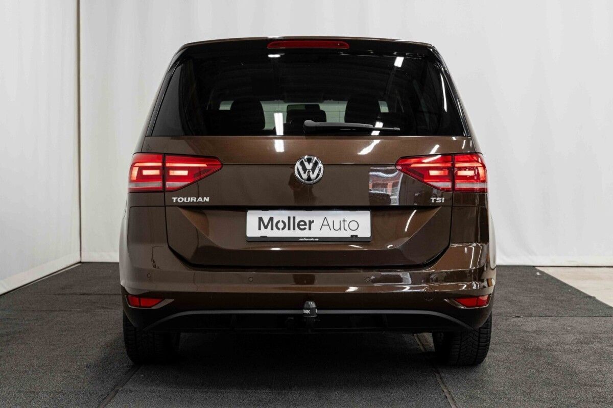 Volkswagen Touran 2016, photo 5/10
