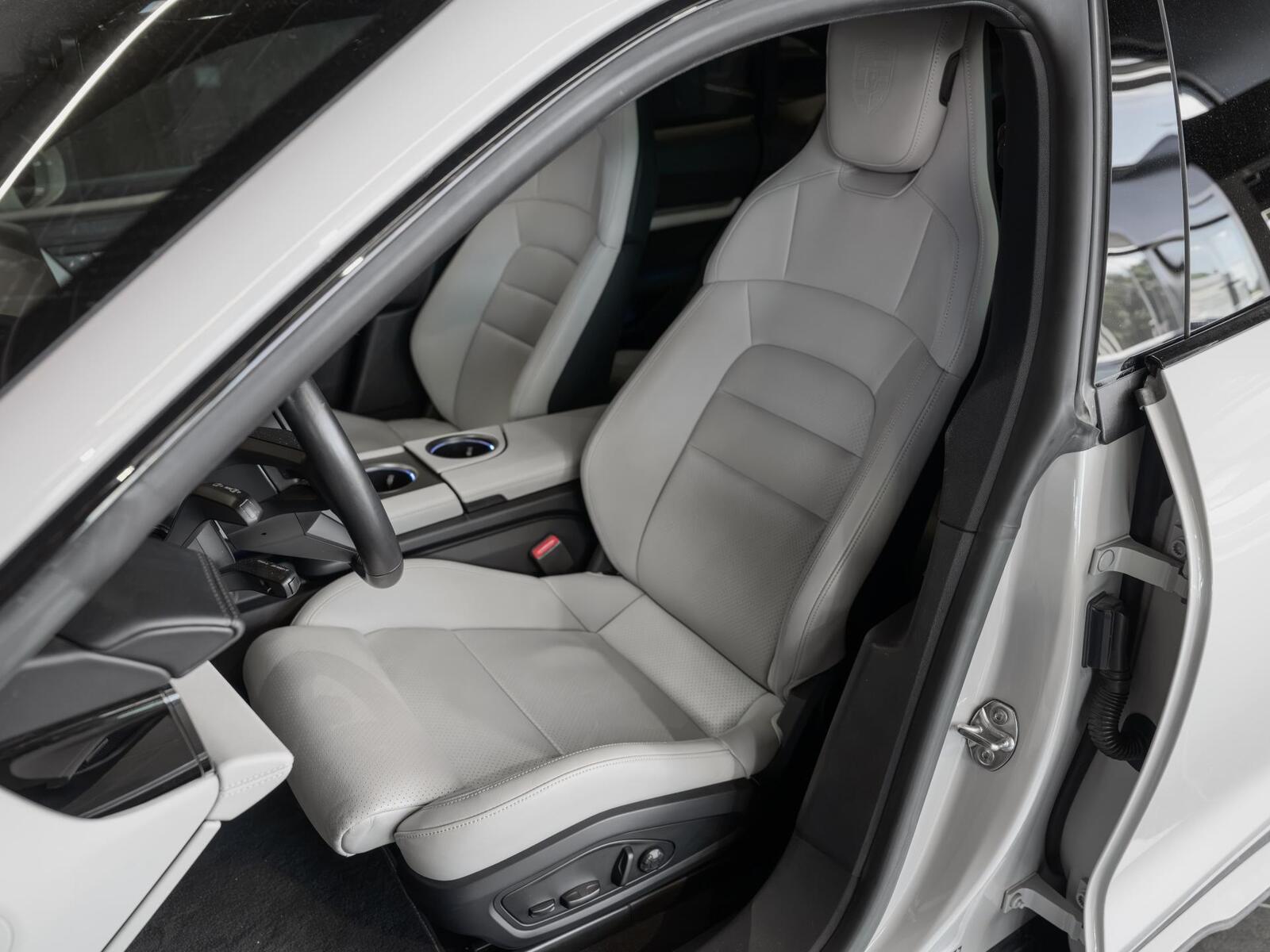 Porsche Taycan 2022, kuva 6/10