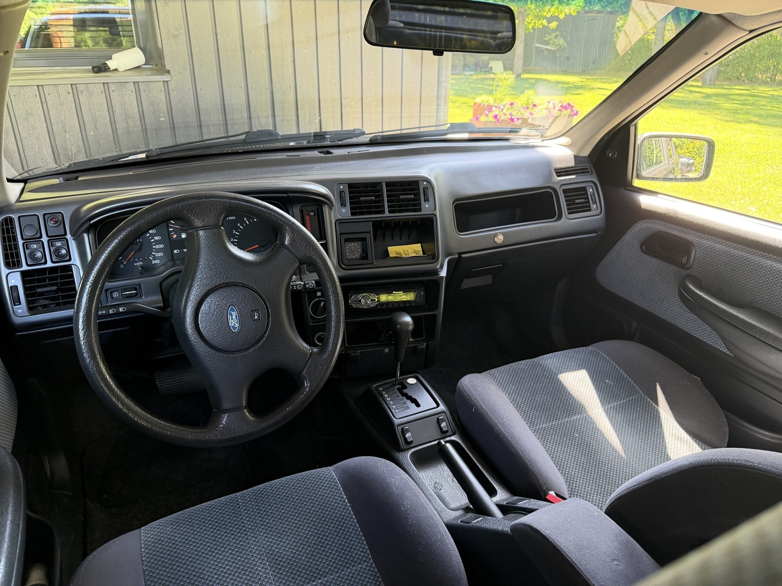 Ford Sierra 1992, photo 4/6