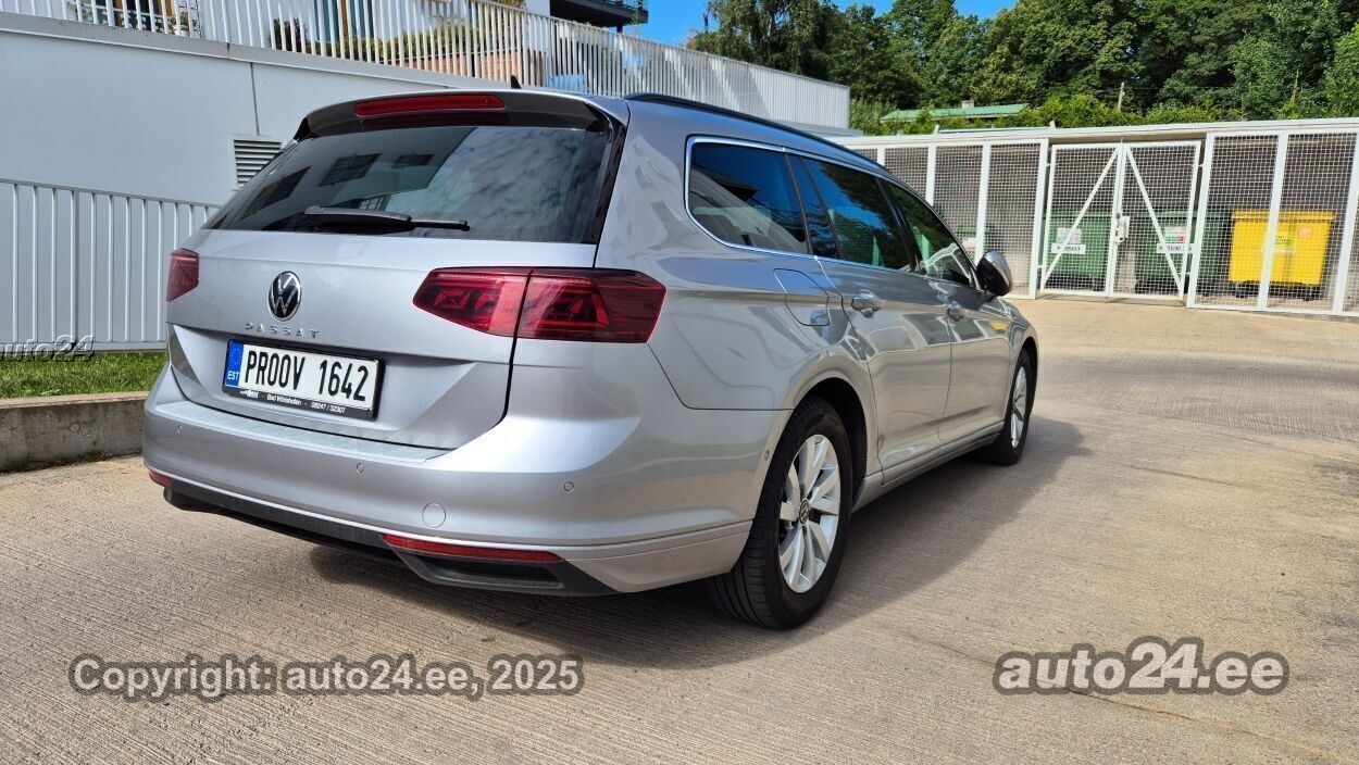 Volkswagen Passat 2021, photo 4/19