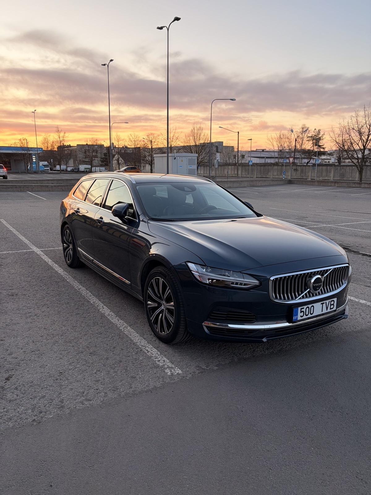 Volvo V90
