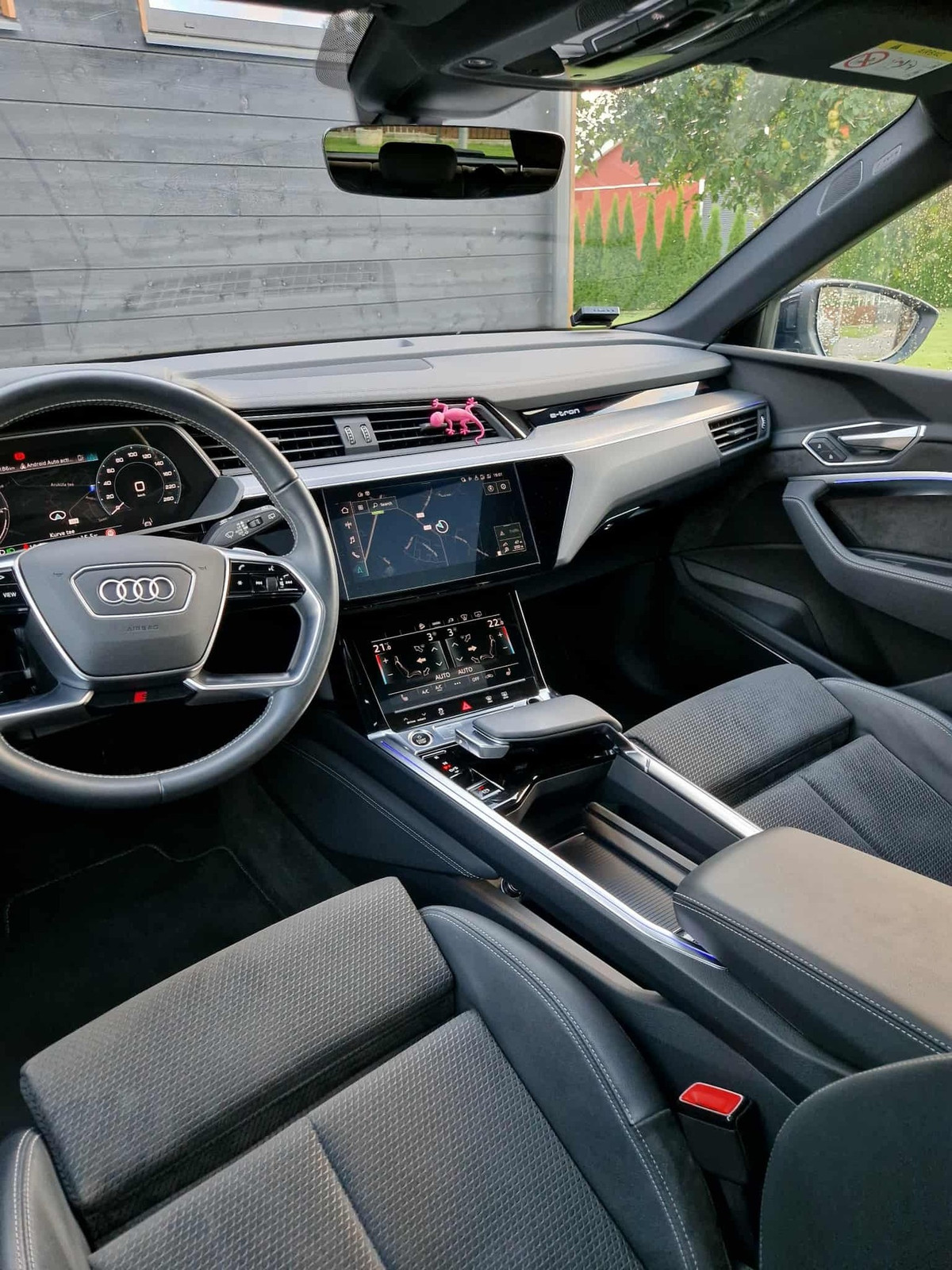 Audi e-tron 2021, photo 7/26
