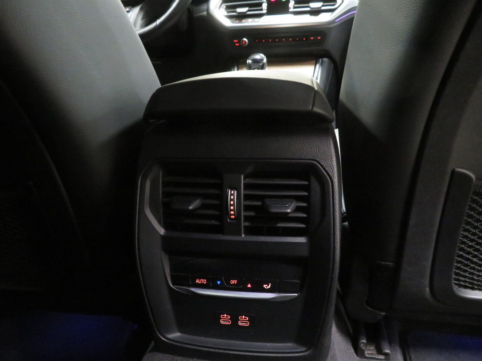 BMW 330 2021, photo 6/14