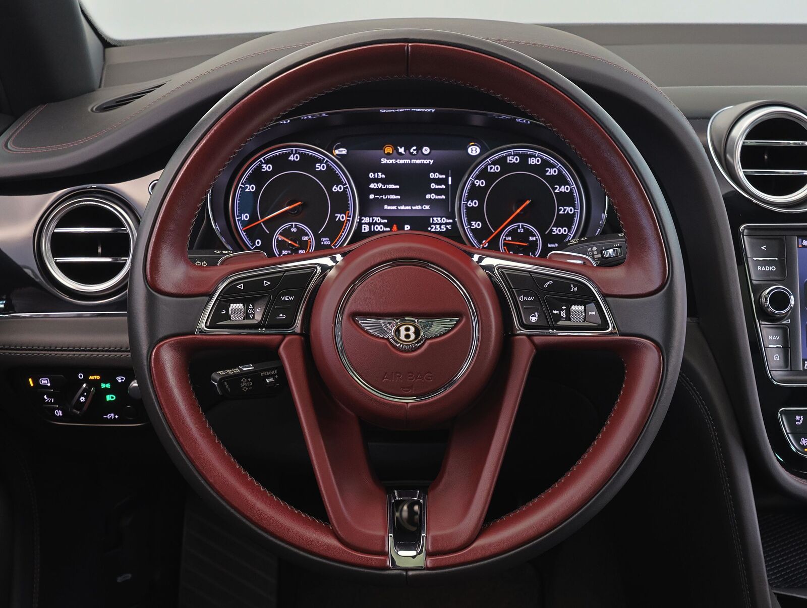 Bentley Bentayga 2019, photo 6/21