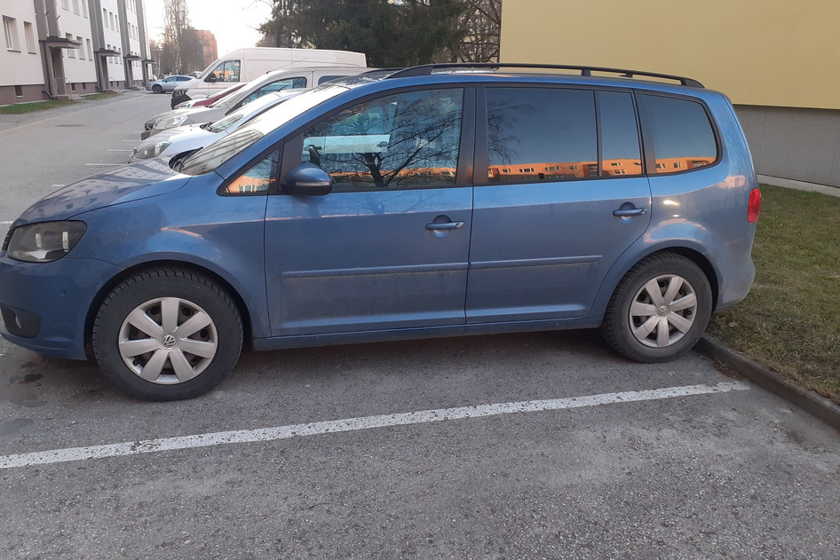 Volkswagen Touran, 2011, 2.0, 103 kW, diesel, manual, front-wheel drive