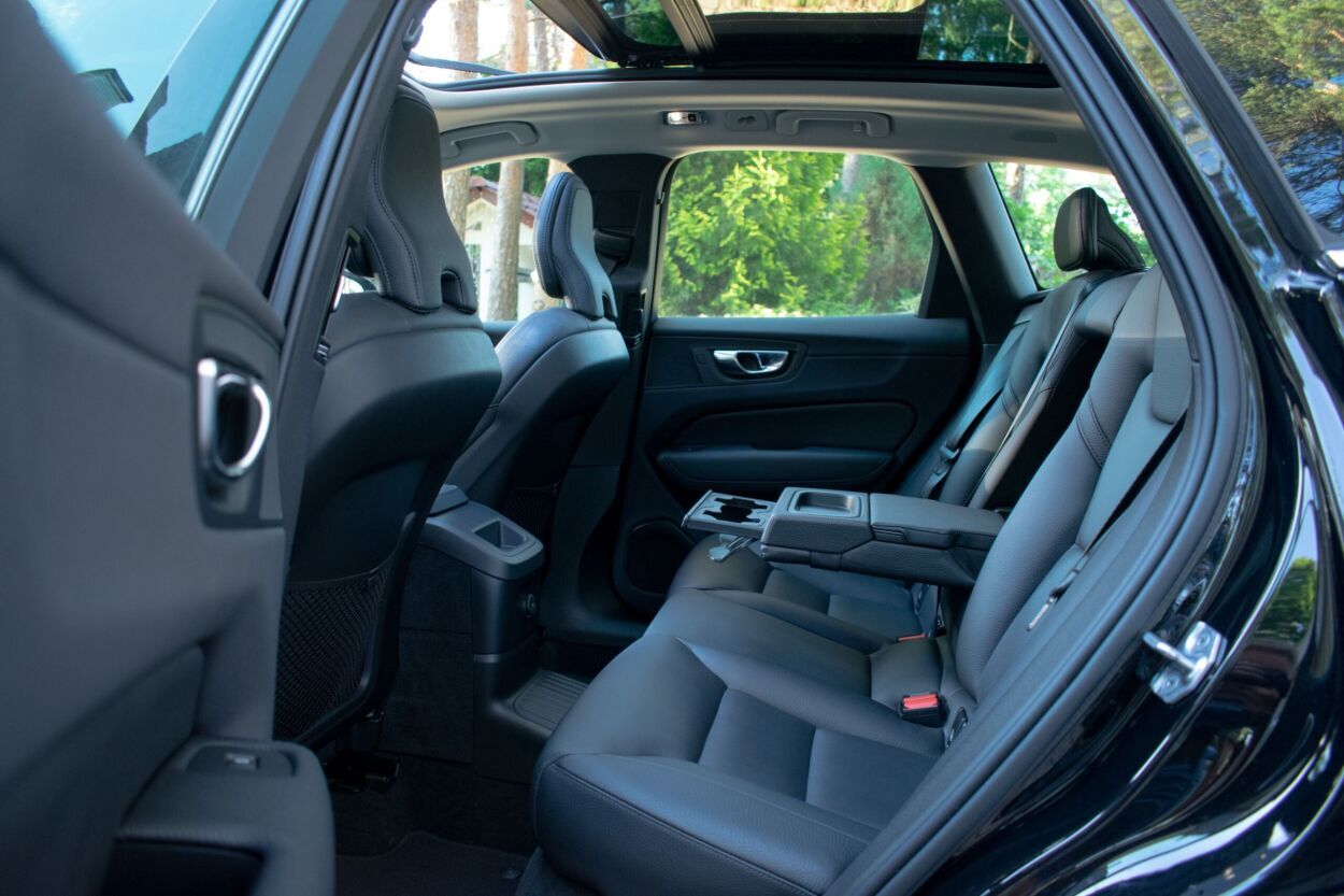 Volvo XC60 2021, kuva 4/19