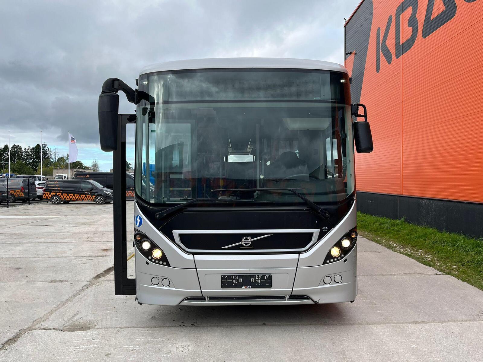 Volvo B8R 8900 LE 6x2*4 2017, photo 2/27
