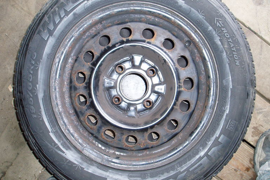 Used alloy wheel+studless winter tire 195/65R15,