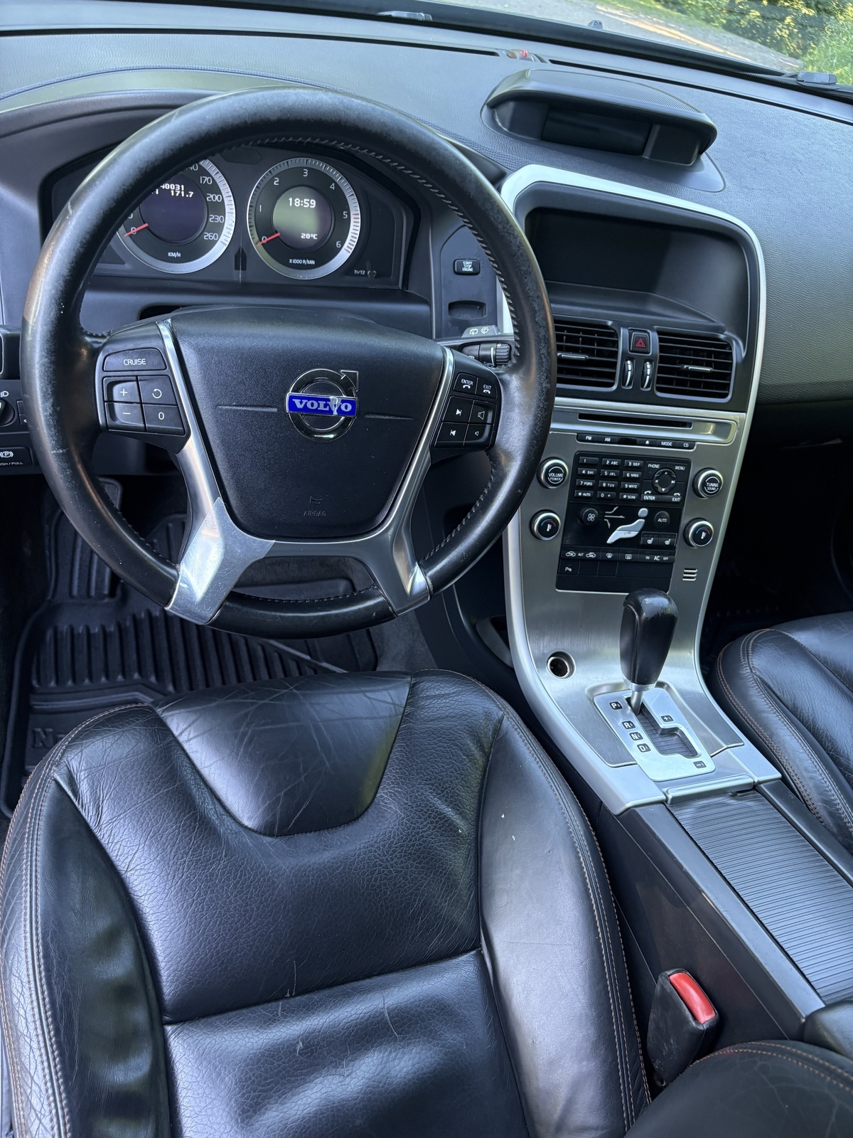 Volvo XC60 2010, photo 6/10
