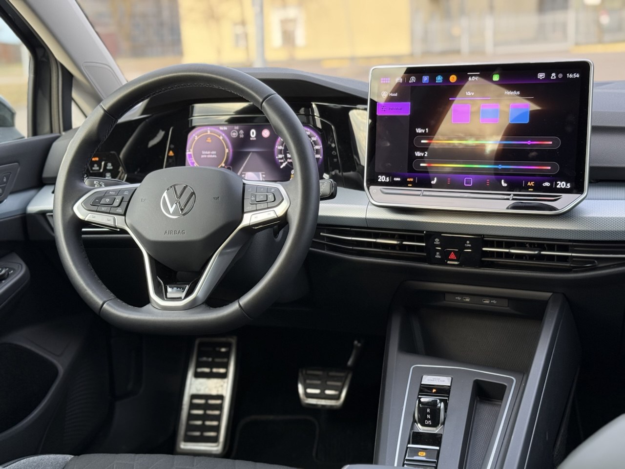 Volkswagen Golf 2024, photo 5/5