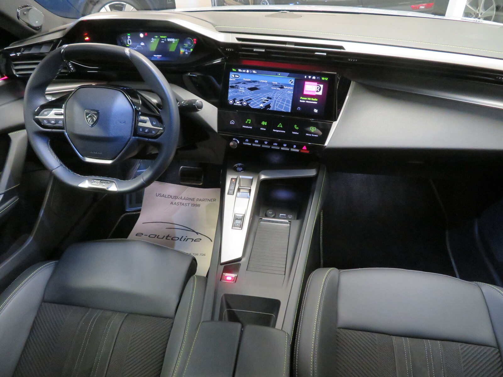 Peugeot 408 2025, photo 3/13