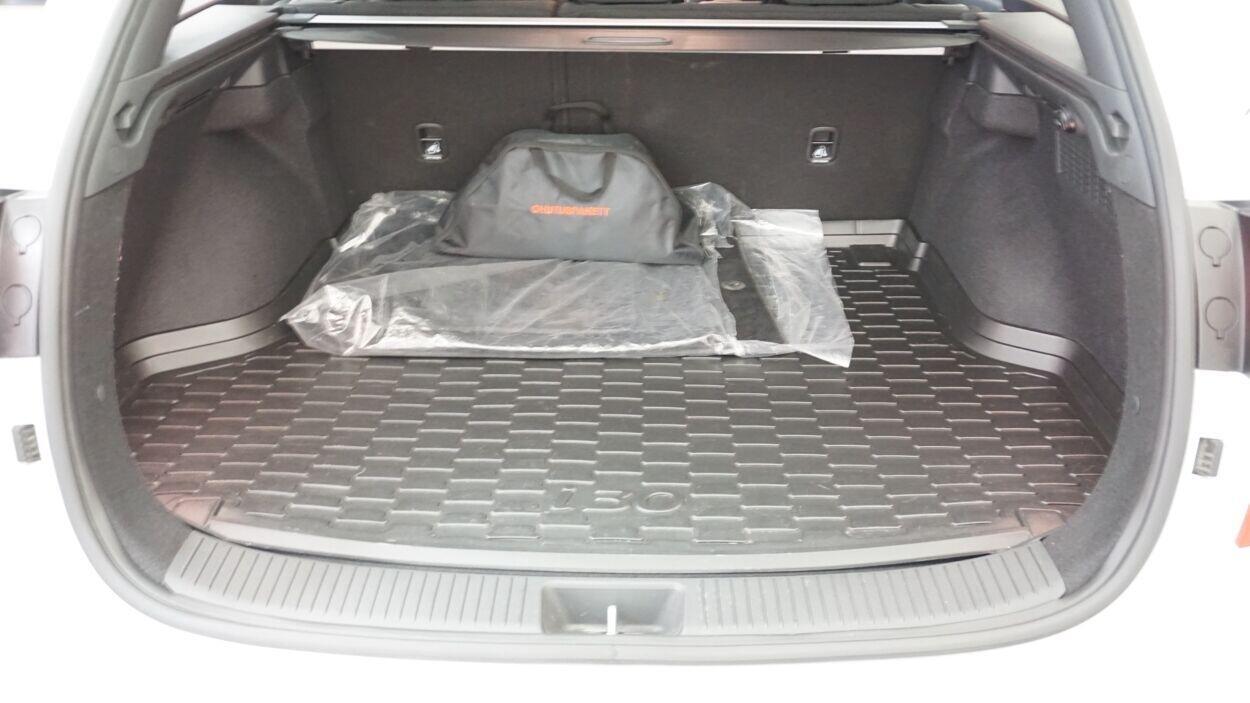 Hyundai i30 2021, photo 6/10