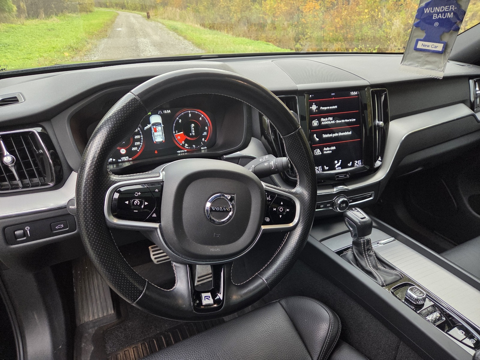 Volvo XC60 2018, photo 7/16