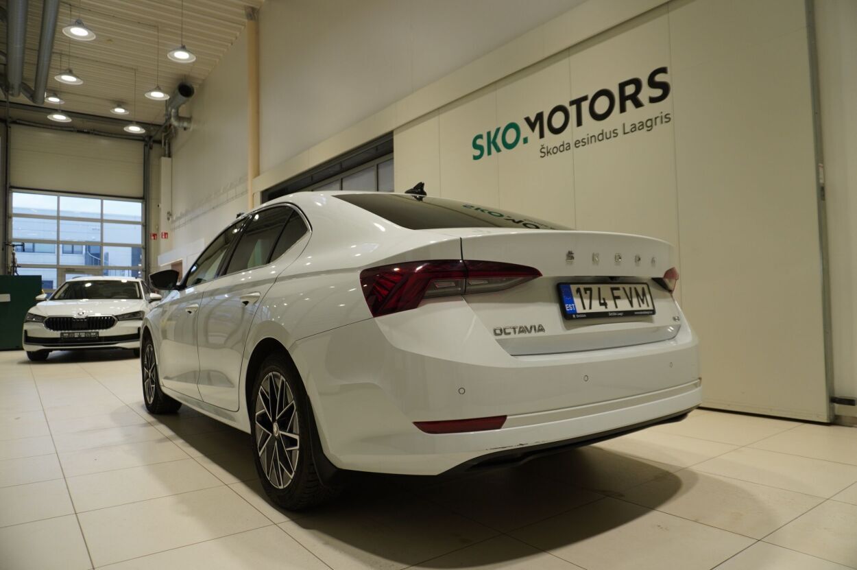 Škoda Octavia 2022, photo 2/19
