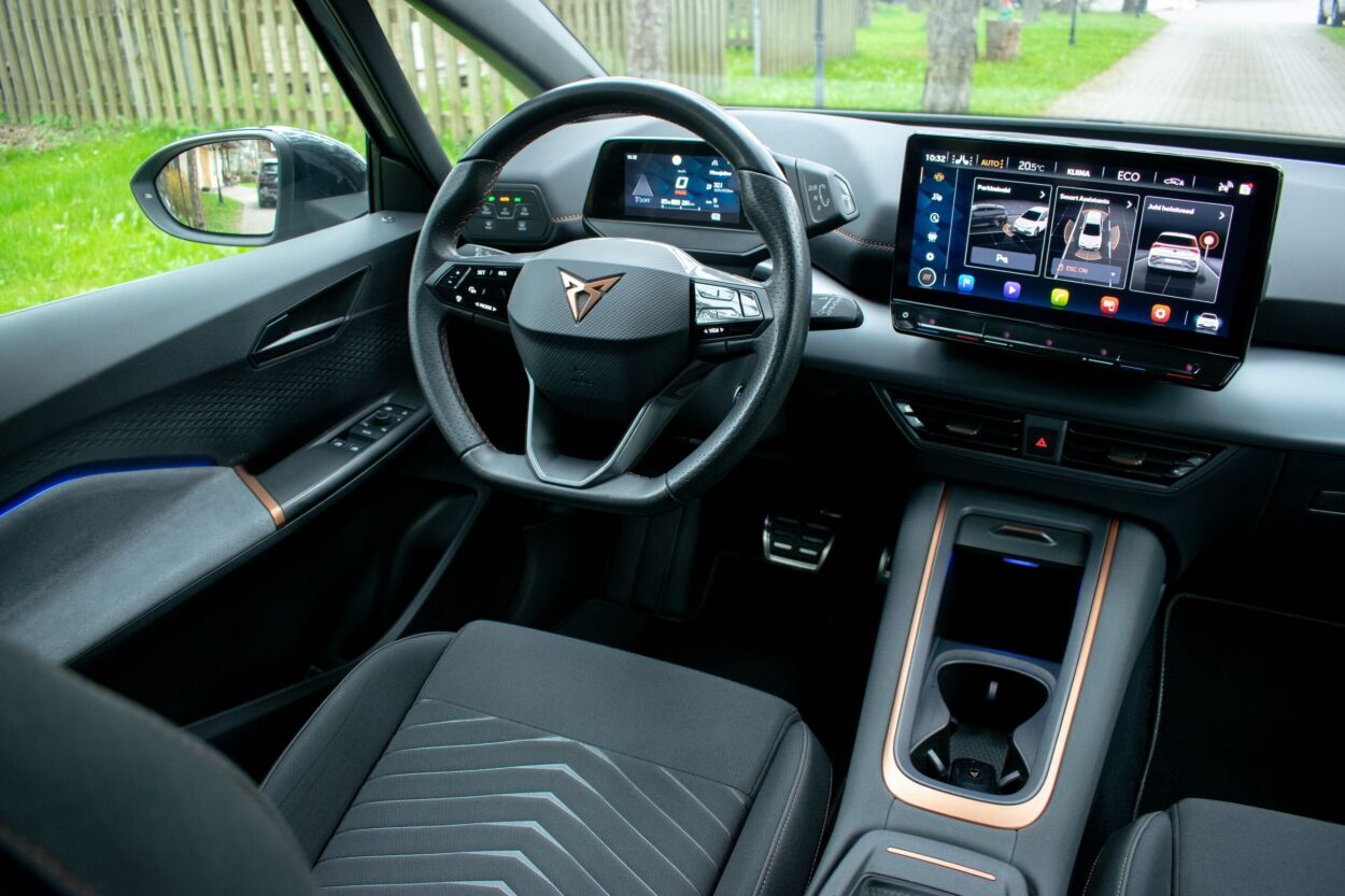 Cupra Born 2023, photo 3/18