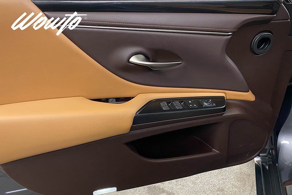 Lexus ES 2020, photo 7/10