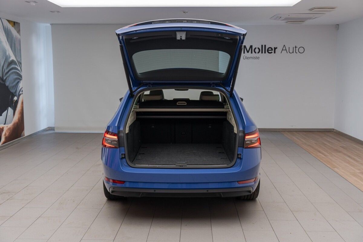 Škoda Superb 2022, photo 7/10